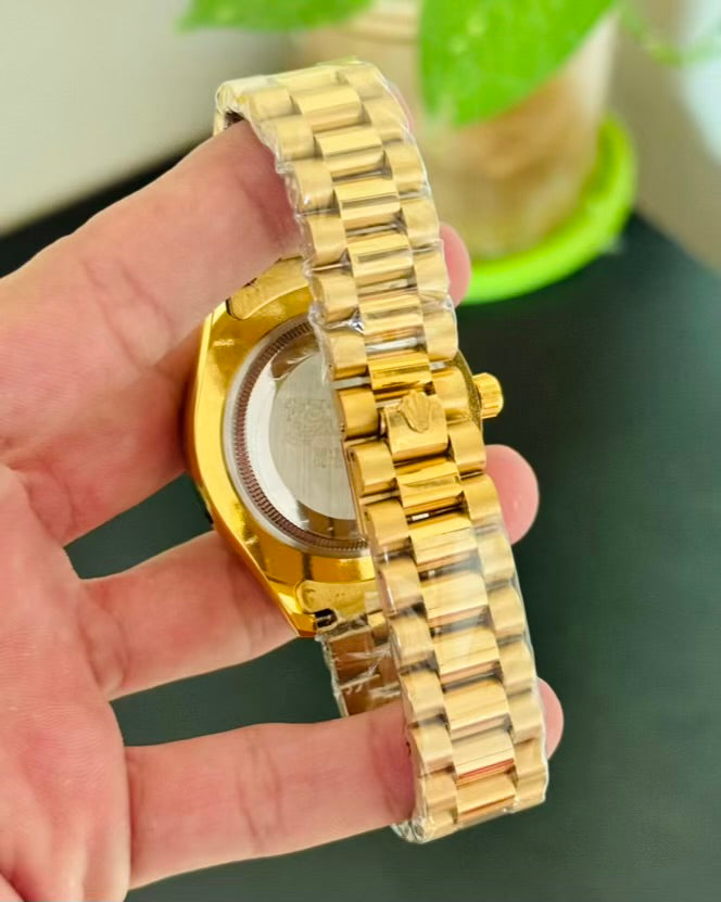 RLX Date Working Stainless Steel Golden Watch with Taj Lock Rl-10